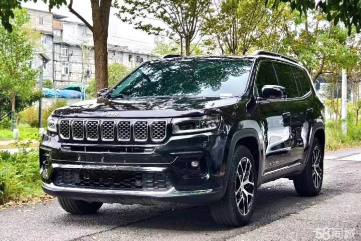 Jeep 大指挥官 2.0T 四驱豪华版