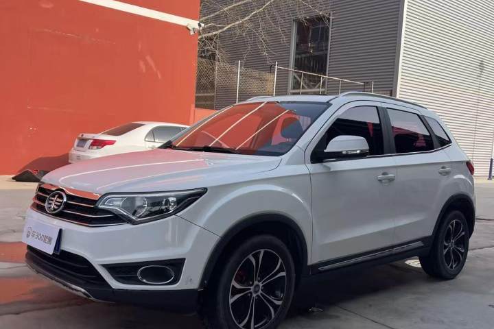 一汽 森雅R7 1.6L 自动豪华型