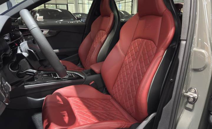 奥迪 S4 2023款 S4 3.0TFSI