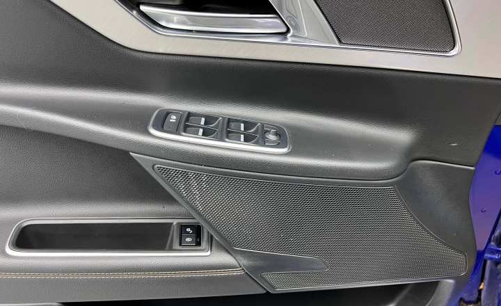 捷豹 XEL 2018款 2.0T 200PS 豪华版