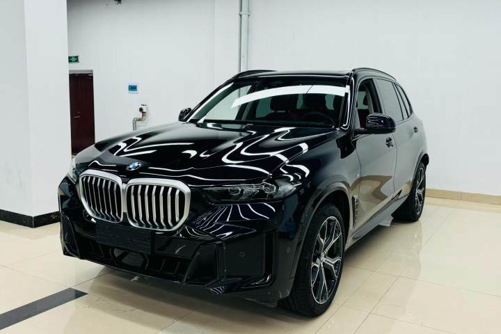 宝马 X5 2023款 xDrive 30Li 尊享型M运动曜夜套装