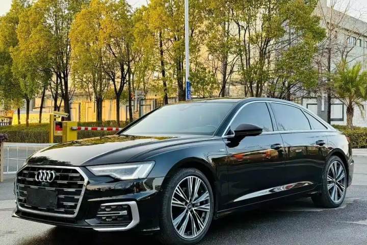 奥迪 A6L 45 TFSI 臻选动感型