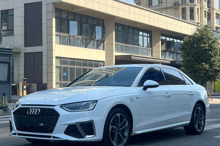 奥迪 A4L 40 TFSI 时尚动感型