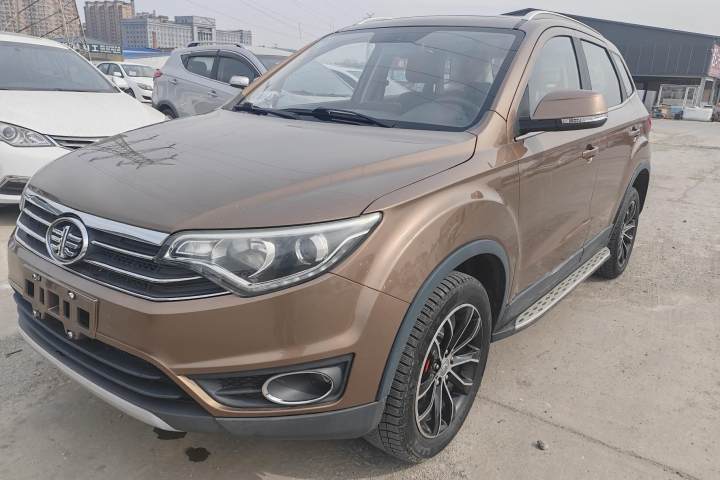 一汽 森雅R7 1.6L 手动豪华型