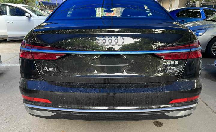奥迪 A6L 2023款 改款 45 TFSI quattro 臻选致雅型