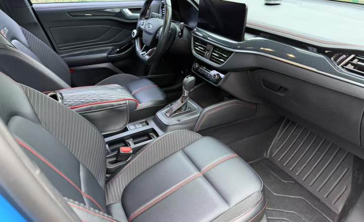 福特 福克斯 2021款 三厢 EcoBoost 180 自动ST Line