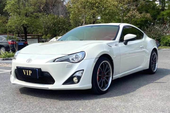 丰田 86 2.0L 自动豪华型