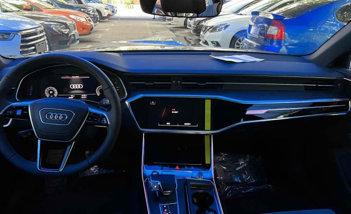 奥迪 A6L 2023款 改款 45 TFSI quattro 臻选致雅型