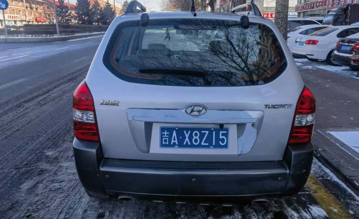 现代 途胜 2009款 2.0L 自动两驱天窗型