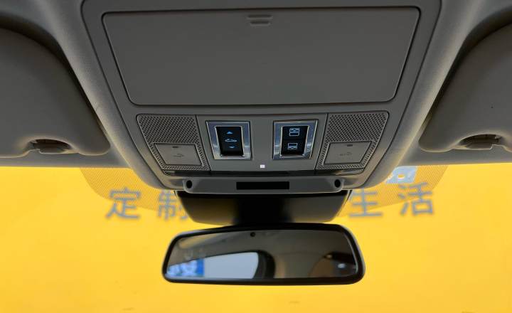 捷豹 XEL 2018款 2.0T 200PS 豪华版