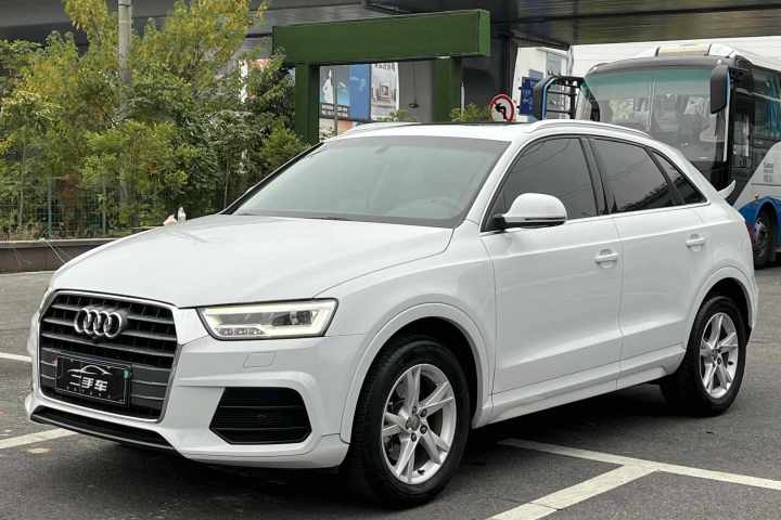 奥迪 Q3 2018款 30周年年型 35 TFSI 时尚型