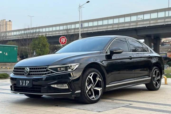 大众 迈腾 200万辆纪念版 330TSI DSG领先型