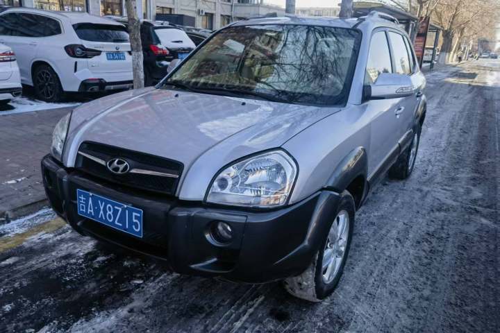 现代 途胜 2009款 2.0L 自动两驱天窗型