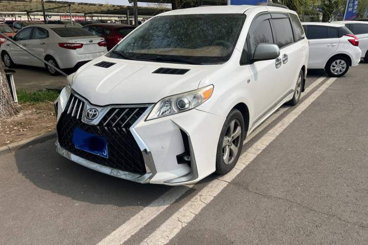 丰田 SIENNA 3.5L 两驱LE