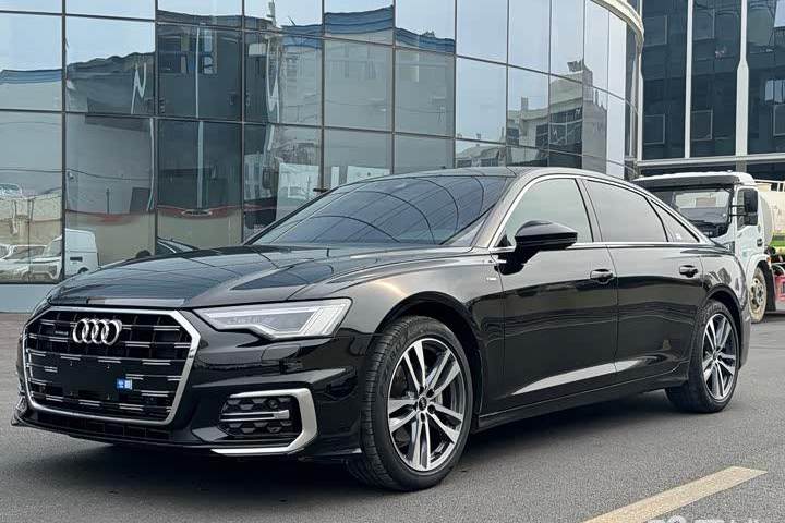 奥迪 A6L 40 TFSI 豪华动感型