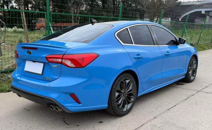 福特 福克斯 2021款 三厢 EcoBoost 180 自动ST Line
