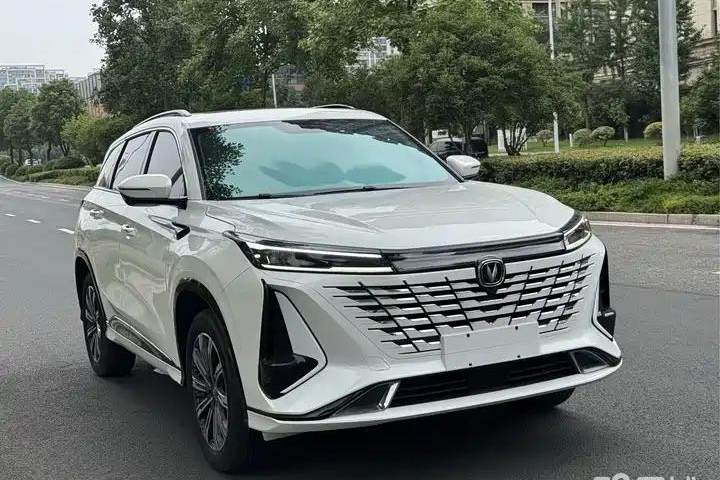 长安 CS75PLUS 2023款 第三代 1.5T 自动豪华型