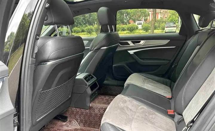 奥迪 A6L 2023款 改款 45 TFSI 臻选动感型