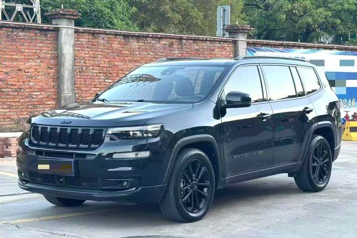 Jeep 大指挥官 2.0T 四驱夜鹰版