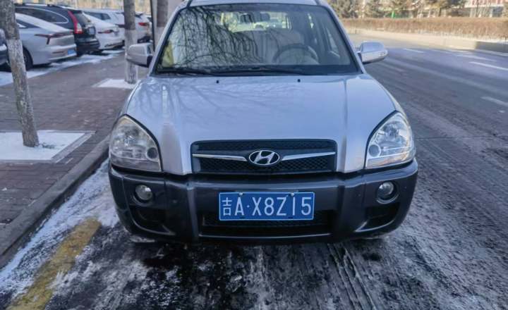 现代 途胜 2009款 2.0L 自动两驱天窗型