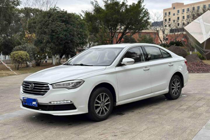 力帆汽车 力帆820 1.8L 手动豪华型
