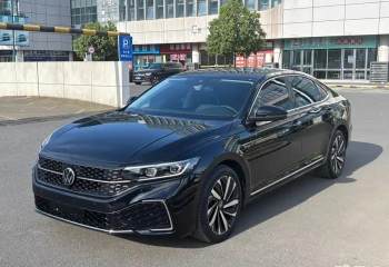 大众 帕萨特 2022款 330TSI 星空豪华版