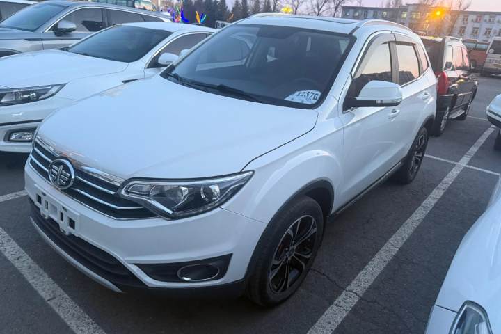 一汽 森雅R7 智能网联版 1.6L 自动智悦型