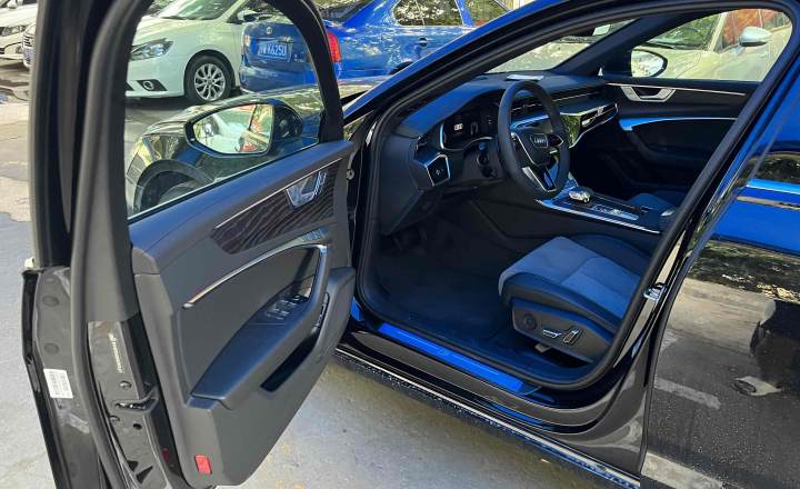 奥迪 A6L 2023款 改款 45 TFSI quattro 臻选致雅型