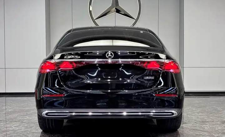 奔驰 E级 2025款 E 300 L 豪华型