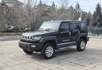 北京越野 BJ40 2016款 40L 2.0T 手动四驱尊贵版