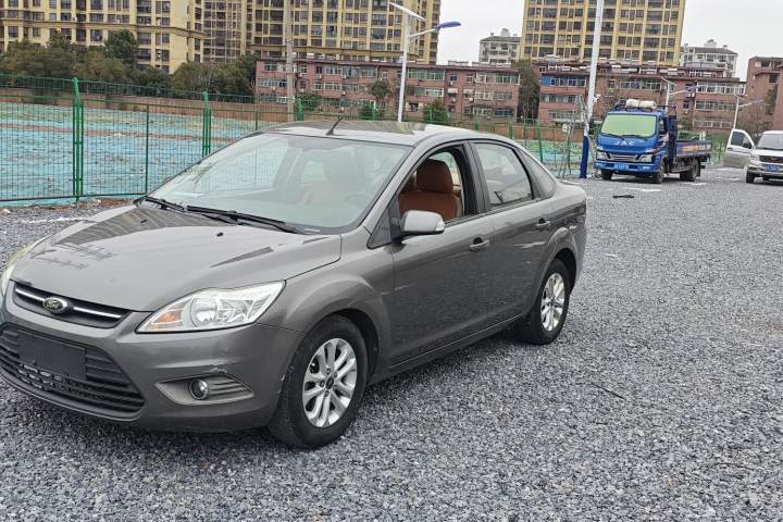 福特 福克斯 2013款 三厢经典 1.8L 自动时尚型