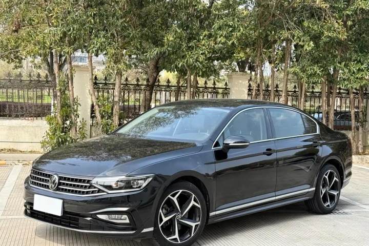 大众 迈腾 200万辆纪念版 330TSI DSG领先型