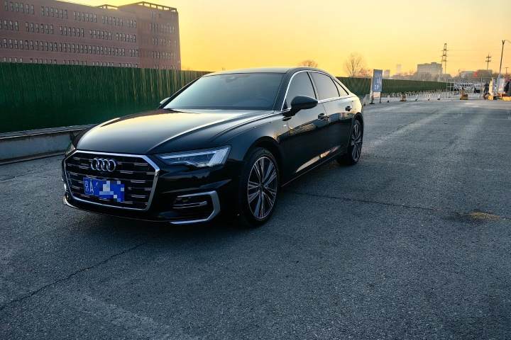 奥迪 A6L 45 TFSI quattro 臻选动感型