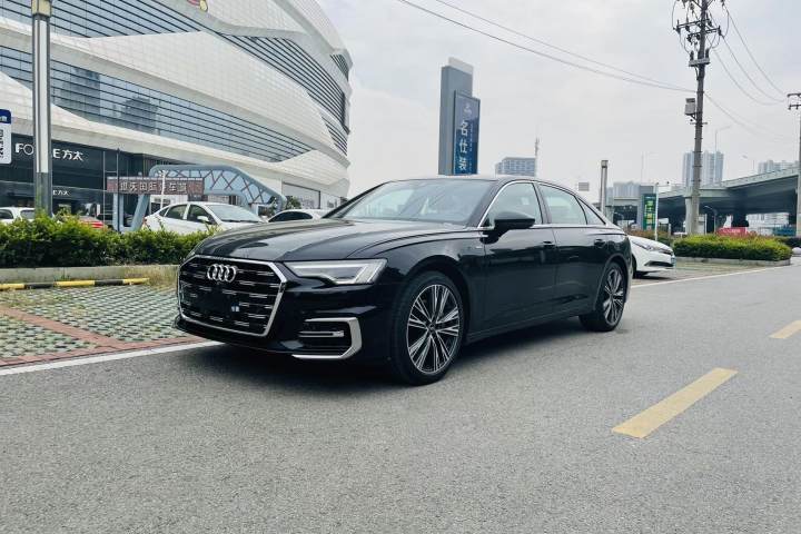 奥迪 A6L 改款 45 TFSI quattro 臻选动感型