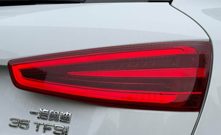 奥迪 Q3 2013款 35 TFSI quattro 技术型