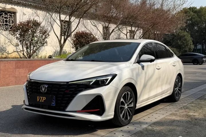 长安 逸动 PLUS 蓝鲸NE 1.4T GDI DCT尊贵版