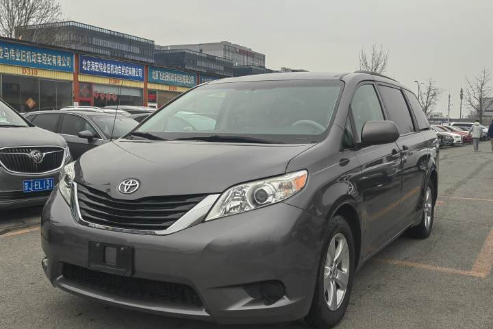 丰田 SIENNA 3.5L 两驱自动型