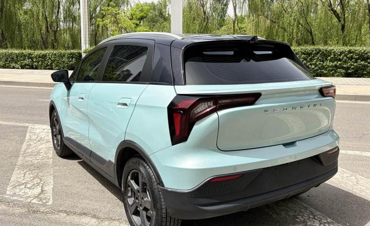 吉利几何 E萤火虫 2022款 401KM 玲珑虎 4座