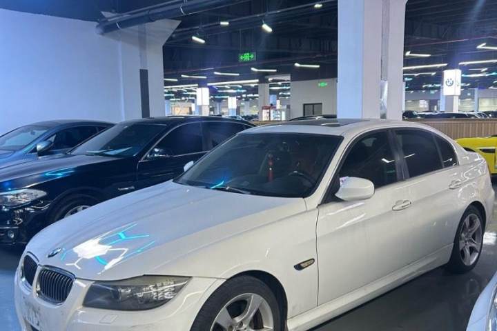 宝马 3系 2011款 325i 豪华型
