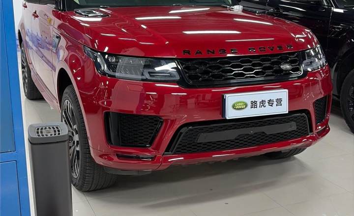 路虎 揽胜运动 2021款 3.0 L6 耀黑版