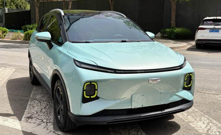 吉利几何 E萤火虫 2022款 401KM 玲珑虎 4座