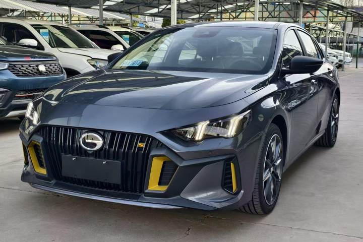 广汽传祺 影豹 270T DCT J15版