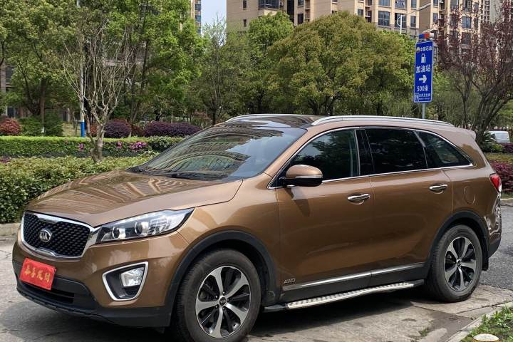 起亚 索兰托 索兰托L 2.4L 汽油4WD运动版 7座 国V