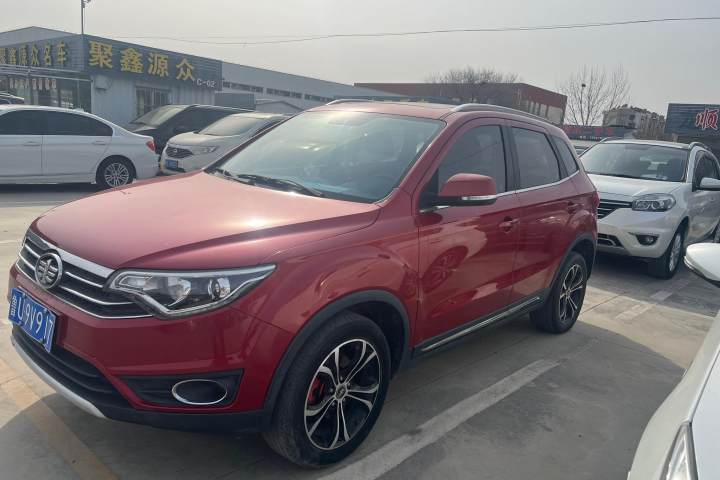 一汽 森雅R7 1.6L 自动豪华型