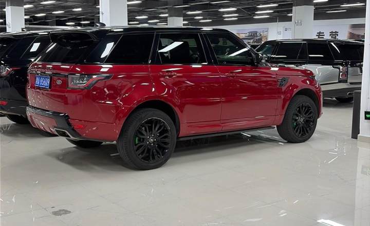 路虎 揽胜运动 2021款 3.0 L6 耀黑版