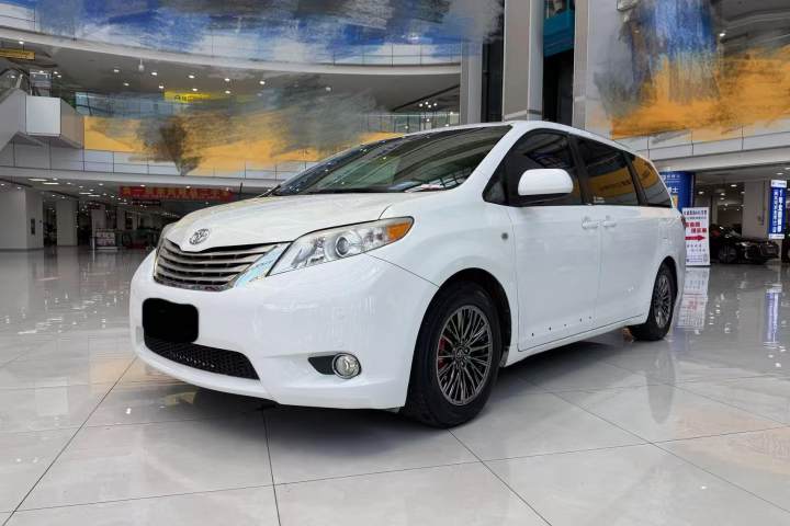 丰田 SIENNA 3.5L 两驱SE
