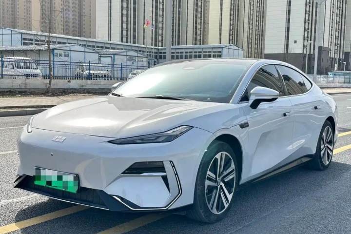 吉利银河 银河E8 665km 后驱星舰 远航版