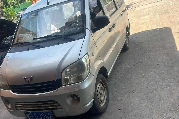 五菱汽车 五菱之光 1.0L新版实用型短车身L2Y