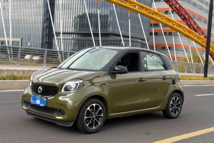 smart  forfour 1.0L 52千瓦激情版