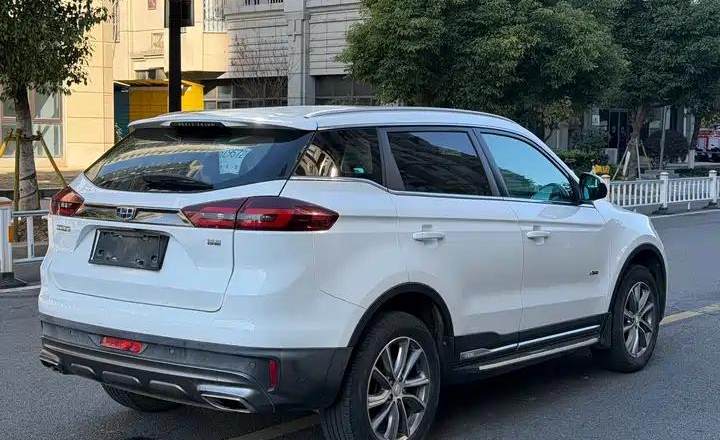 吉利汽车 博越 2018款 1.8TD 自动两驱智联型4G互联版